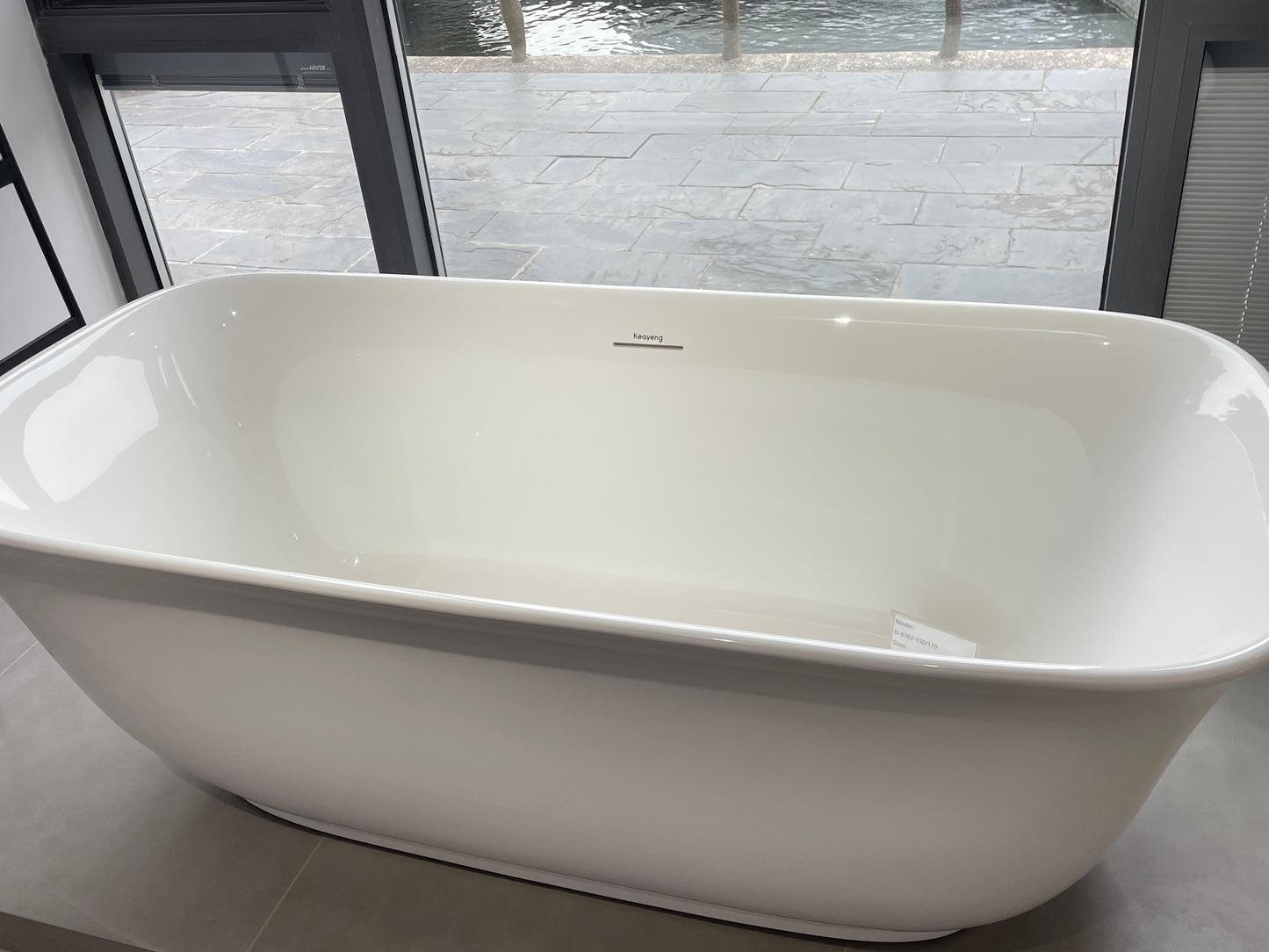 Keayeng 61'' Freestanding Bathtub