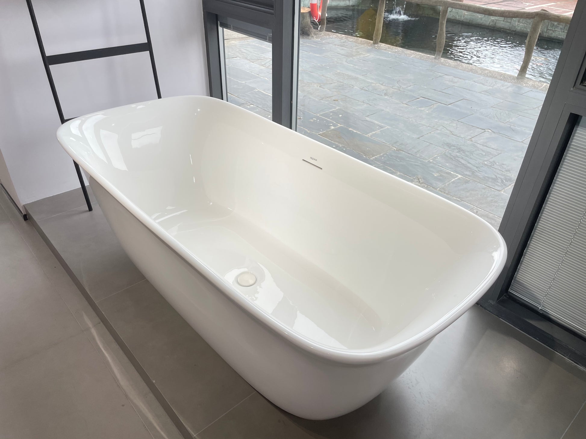 MUZANLIN 59'' Freestanding Bathtub - My Store